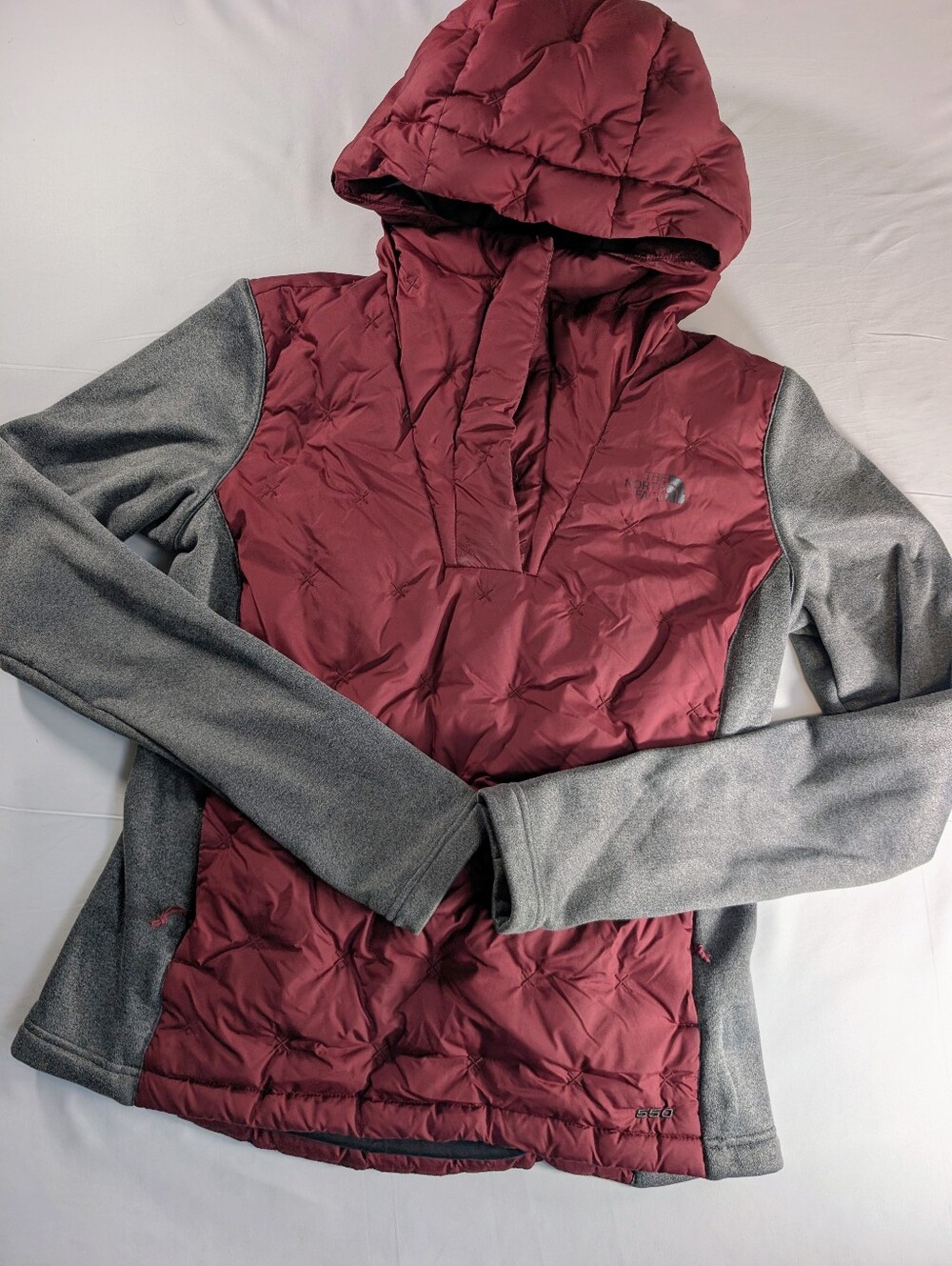 The North Face Women' Gray & Maroon Puffer Vest Pullover Jacket